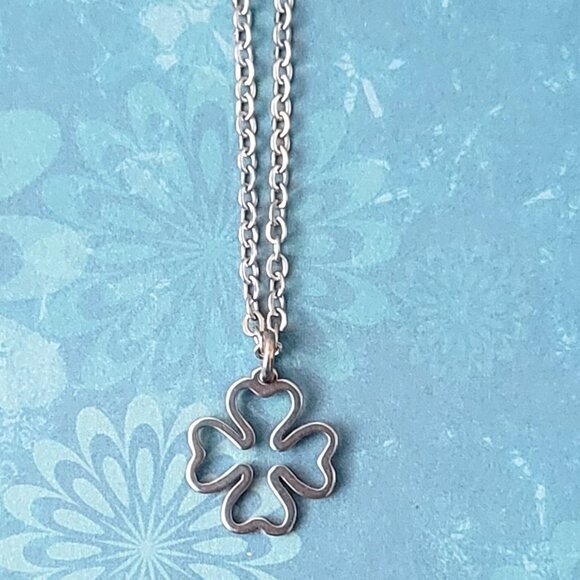 Four Leaf CLOVER Stainless Steel Charm Chain Necklace 18" IRISH Good Luck - Picture 8 of 9